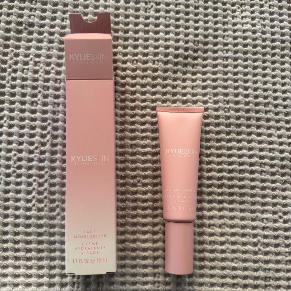 Kylie Skin Face Moisturizer NWT - Picture 4 of 4